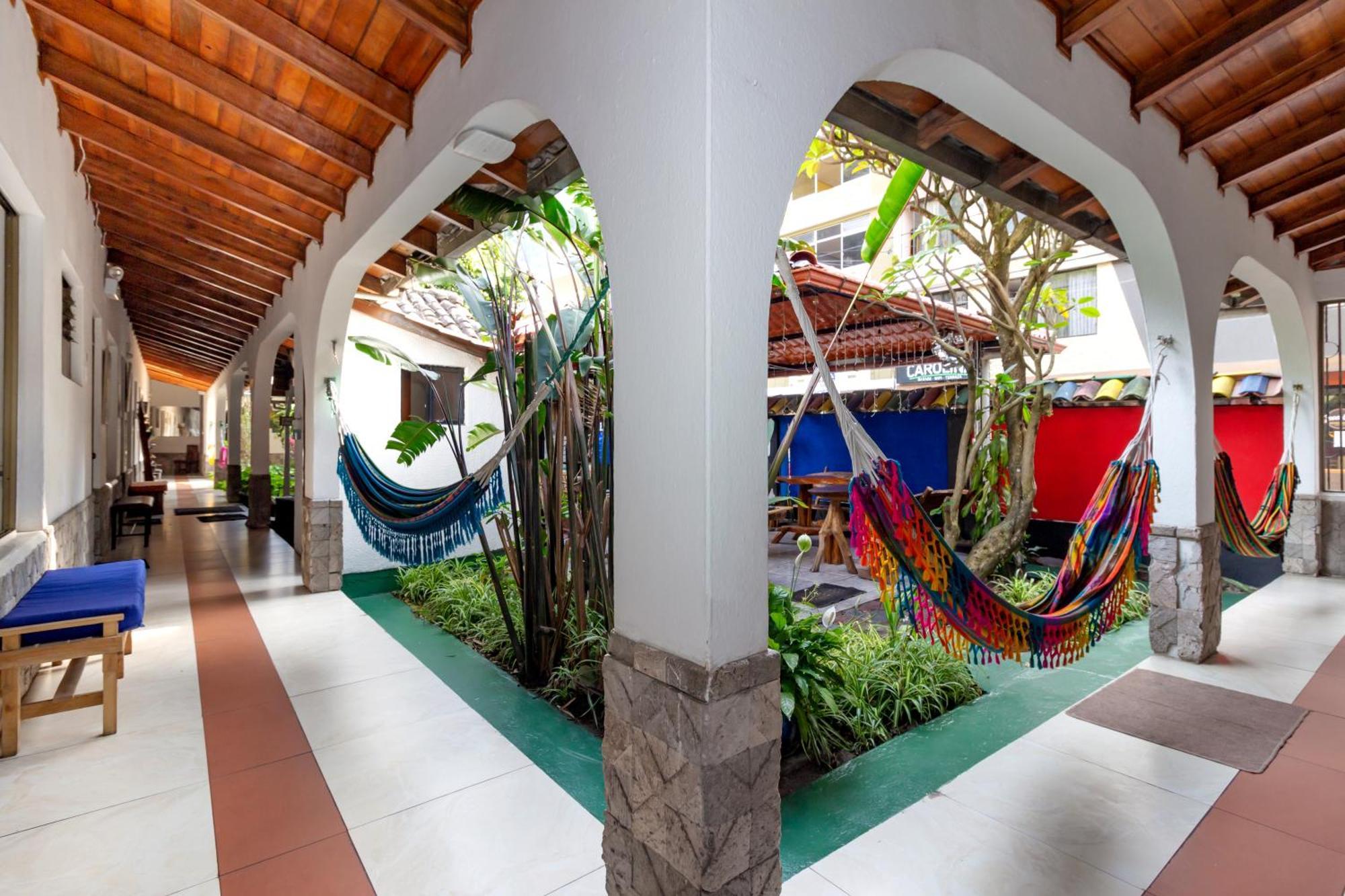 Santa Cruz Backpackers Hostal Banos  Exterior photo