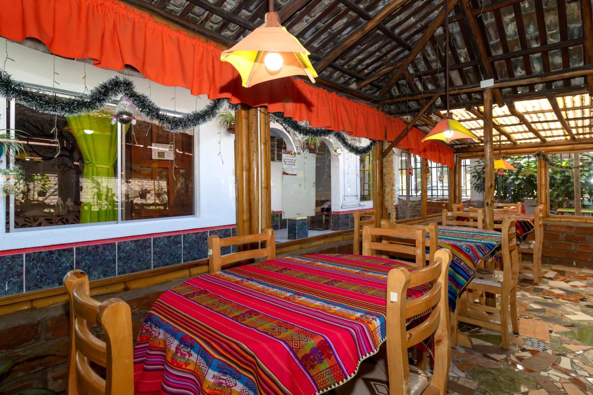 Santa Cruz Backpackers Hostal Banos  Exterior photo